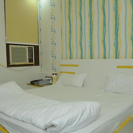 Hotel Paradise Inn Auraiya Екстериор снимка