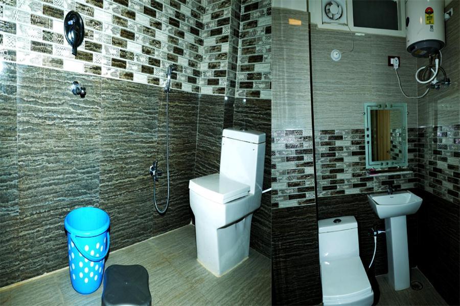 Hotel Paradise Inn Auraiya Екстериор снимка