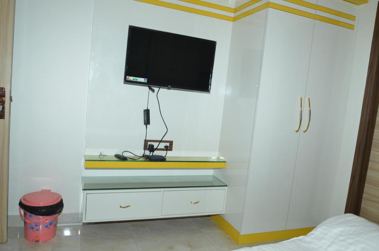 Hotel Paradise Inn Auraiya Екстериор снимка