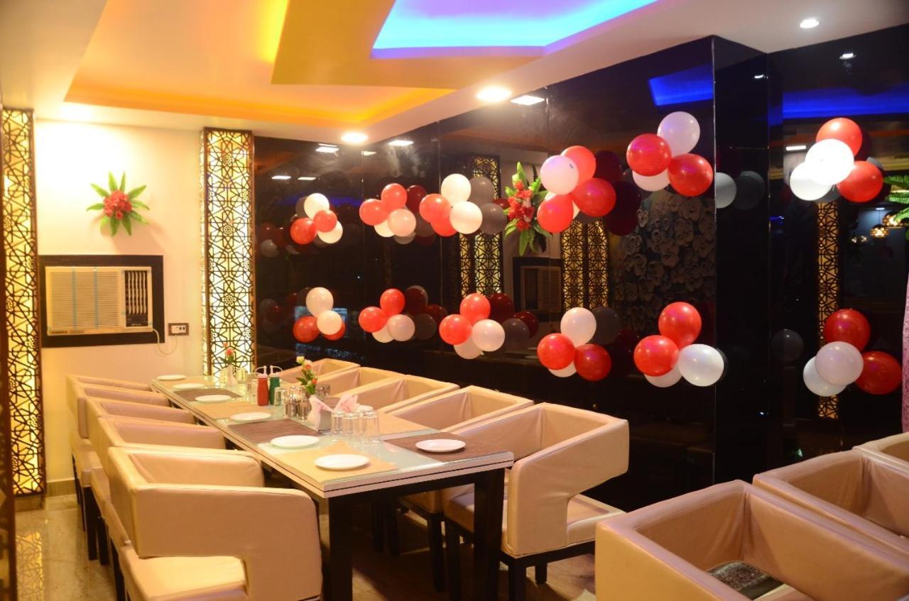 Hotel Paradise Inn Auraiya Екстериор снимка