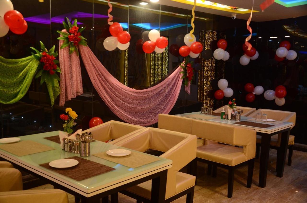 Hotel Paradise Inn Auraiya Екстериор снимка