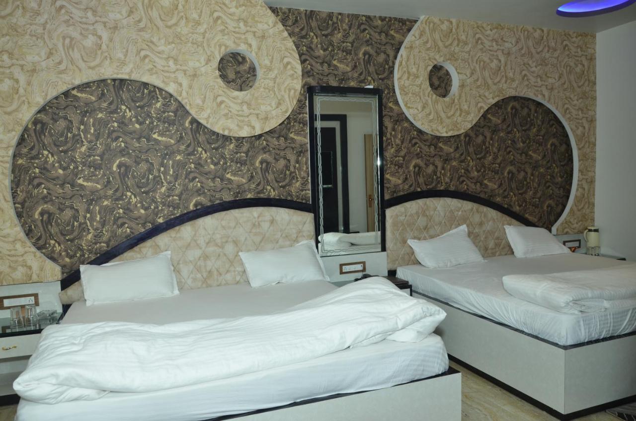 Hotel Paradise Inn Auraiya Екстериор снимка